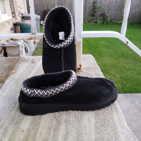 UGG Other - UGG TASMAN II SLIPPERS KIDS size 1